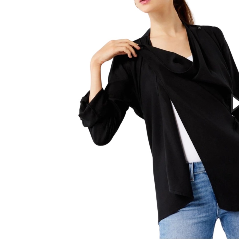 A Pea in the Pod Size XS Easy Hidden Nursing Access.